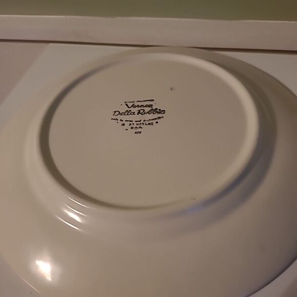Set of Four Metlox Dinner Plates - Picture 8 of 8